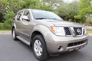 Used  Nissan Pathfinder LE