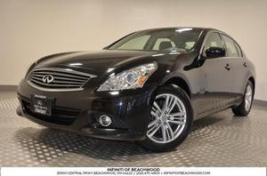 Used  INFINITI G37 x