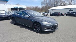  Tesla Model S - Performance