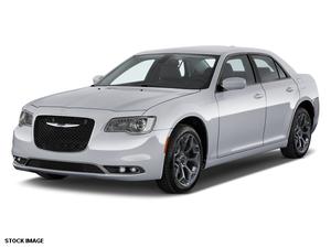  Chrysler 300 S V6 in Beckley, WV