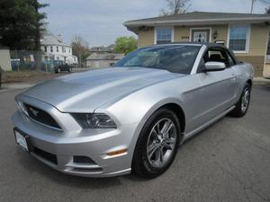Used  Ford Mustang V6/CONVERTIBLE/W/LEATHER