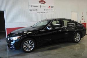  Infiniti Q50 -