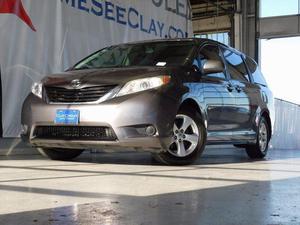 Used  Toyota Sienna LE