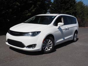 Used  Chrysler Pacifica Touring-L