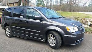  Chrysler Town & Country