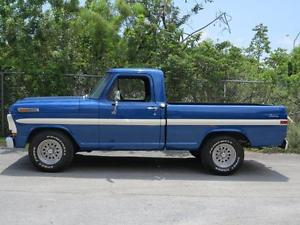  Ford F-100 Pick Up Truck