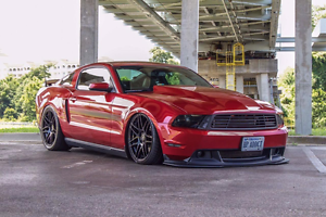  Ford Mustang GT/CS Premium