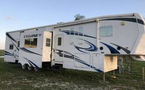  Heartland RV Cyclone