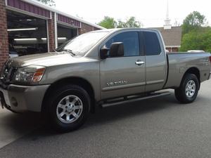 Used  Nissan Titan LE King Cab