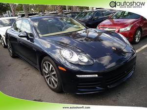  Porsche Panamera -