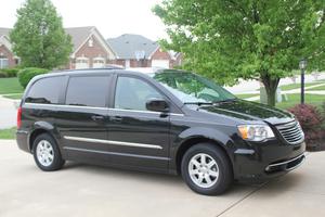 Used  Chrysler Town & Country Touring