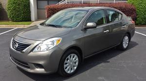 Used  Nissan Versa 1.6 SV