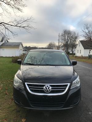  Volkswagen Routan - SE 4dr Mini Van w/ Rand Nav