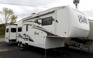  Forest River Cardinal 5TH Wheel Camper