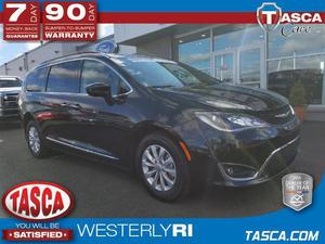 Used  Chrysler Pacifica Touring-L