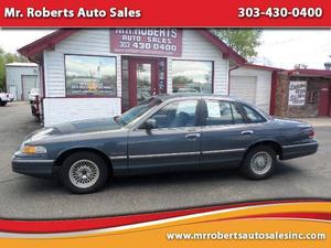 Used  Ford Crown Victoria LX
