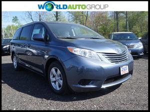  Toyota Sienna LE in Lakewood, NJ