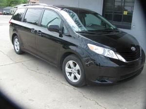 Used  Toyota Sienna LE