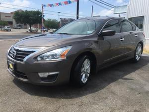 Used  Nissan Altima 2.5 SV