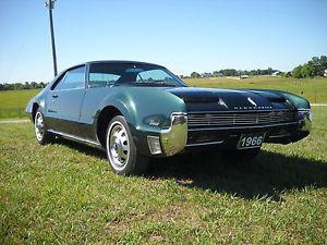  Oldsmobile Toronado Deluxe