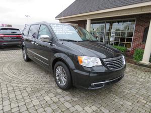  Chrysler Town & Country Touring-L in Bowling Green, OH