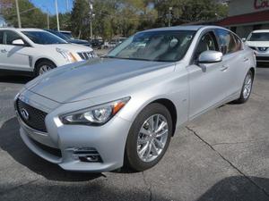  Infiniti Q50 -