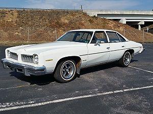  Pontiac Grand Lemans --