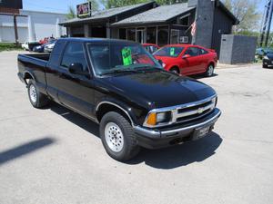 Used  Chevrolet S-10 LS Extended Cab