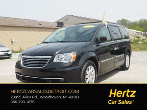  Chrysler Town & Country Touring in Trenton, MI