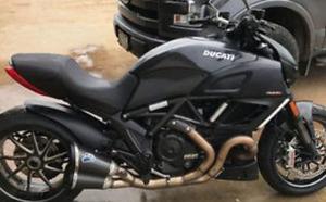 Ducati Diavel Carbon