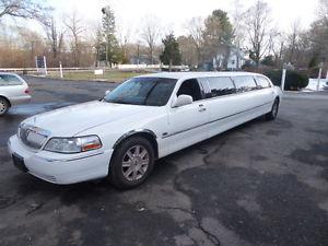  Lincoln Town Car Royale