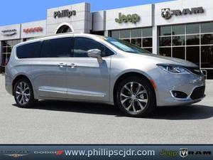 Used  Chrysler Pacifica Limited