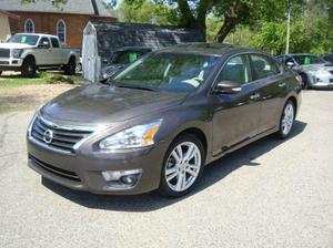 Used  Nissan Altima 3.5 SL