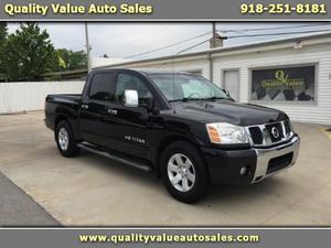 Used  Nissan Titan LE Crew Cab