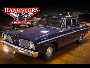  Plymouth Valiant -