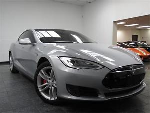  Tesla Model S Performance