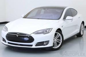  Tesla Model S - 85D