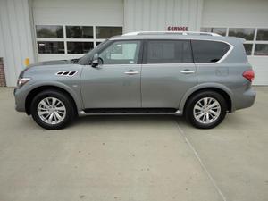  Infiniti QX80 -