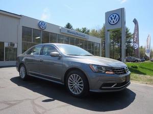  Volkswagen Passat - 1.8T SE