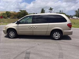  Chrysler Town and Country Limited - Limited 4dr