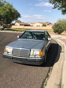  Mercedes-Benz 300-Series Base Coupe 2-Door