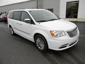  Chrysler Town and Country -