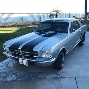  Ford Mustang 2 Door Coupe