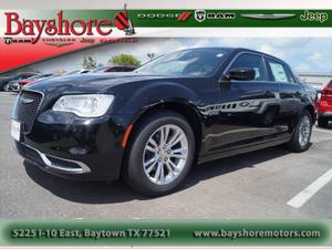  Chrysler 300 in Baytown, TX