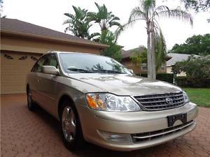  Toyota Avalon XLS LIKE NEW ONLY  MILES