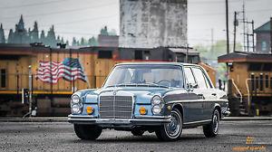  Mercedes-Benz 200-Series SE
