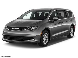  Chrysler Town & Country Touring-L in Salisbury, MA