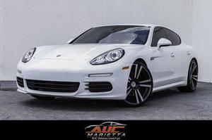  Porsche Panamera -