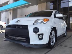  Scion xD - Base 4dr Hatchback 5M