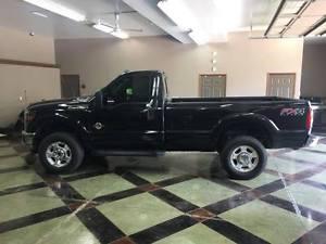  Ford F-350 XL Cab & Chassis 2-Door